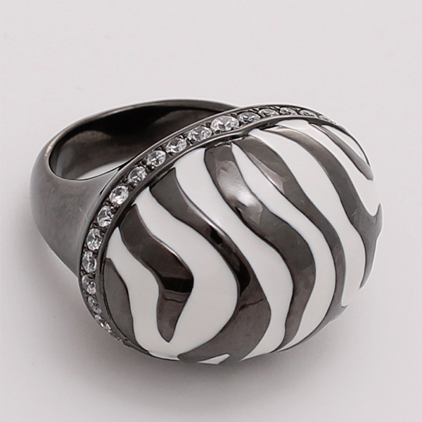 Кольцо с фианитом и эмалью из серебра