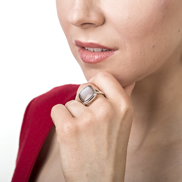 Кольцо с лунным камнем из серебра
