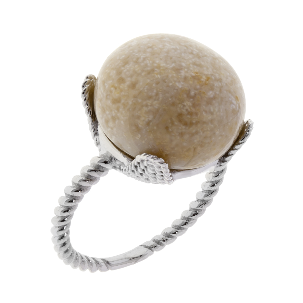 Кольцо с кораллом из серебра