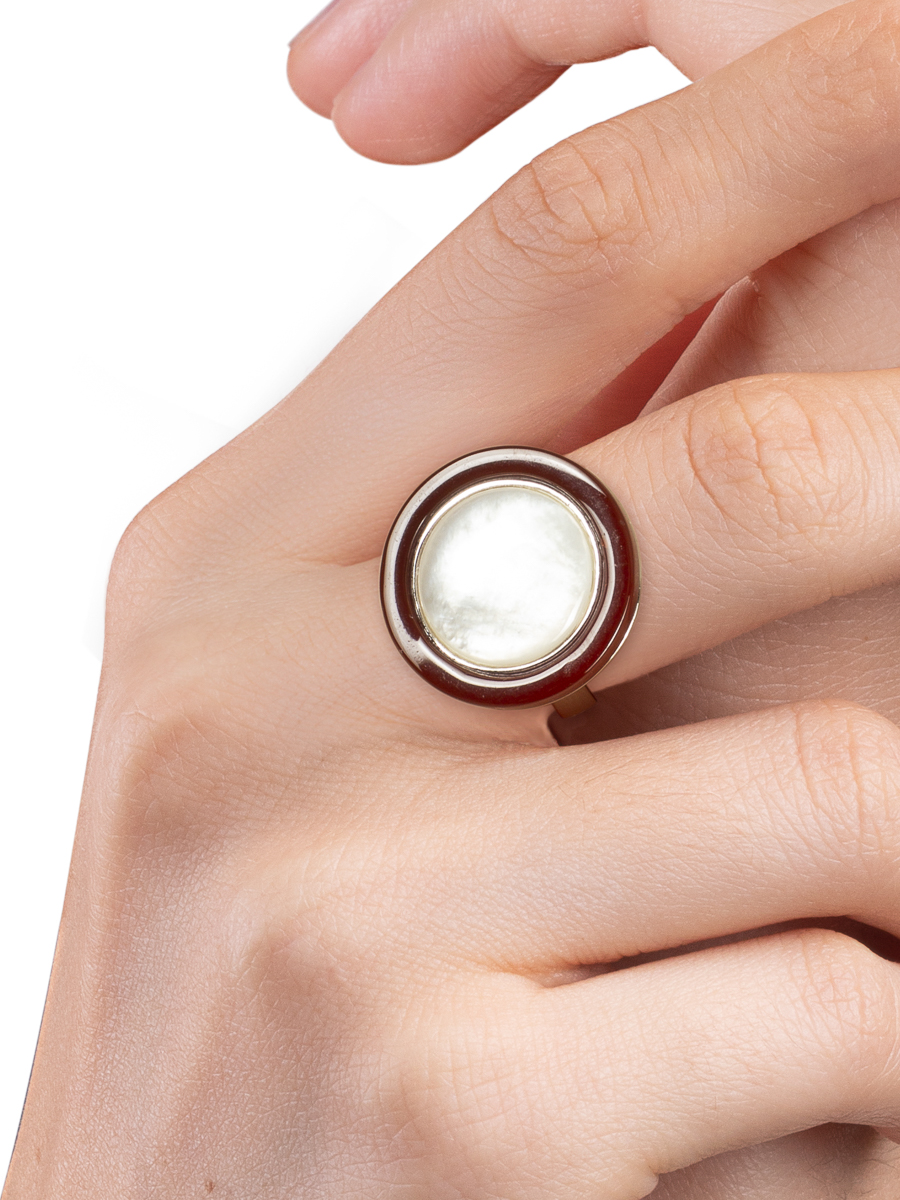Кольцо с перламутром и сердоликом из серебра