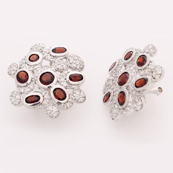 Серьги с гранатом и фианитом из серебра