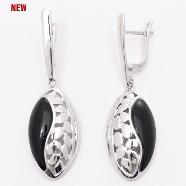 Серьги с ониксом из серебра