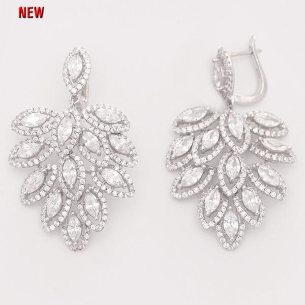 Серьги с фианитом из серебра